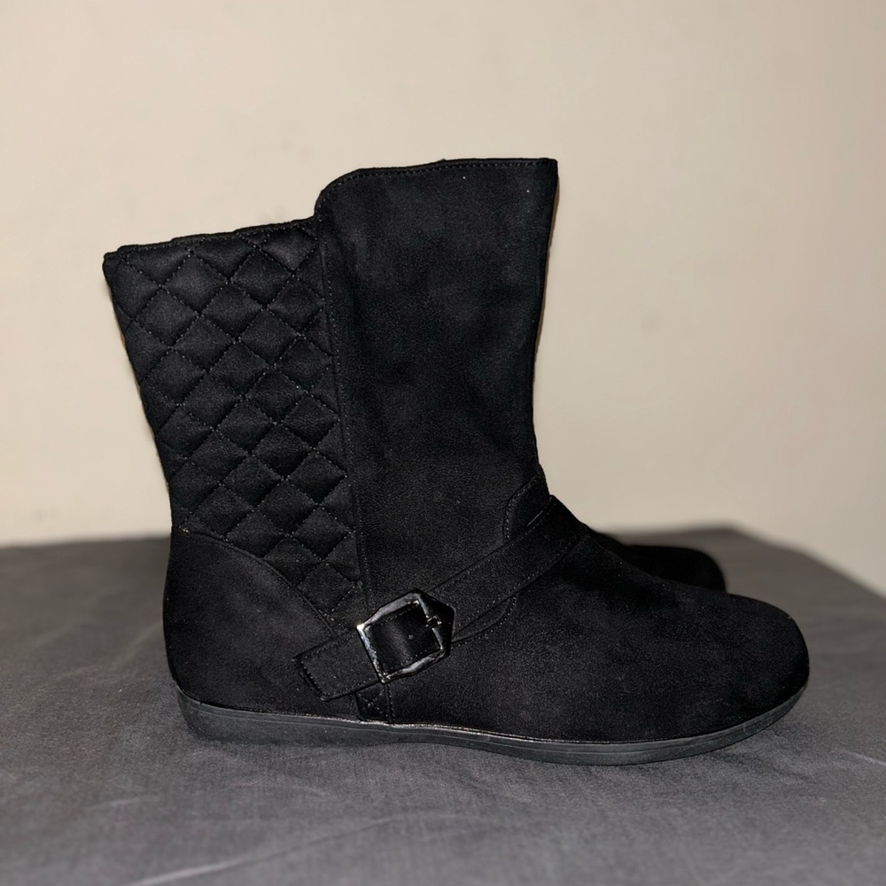 Black Quilted Women's Boots Size 9.5